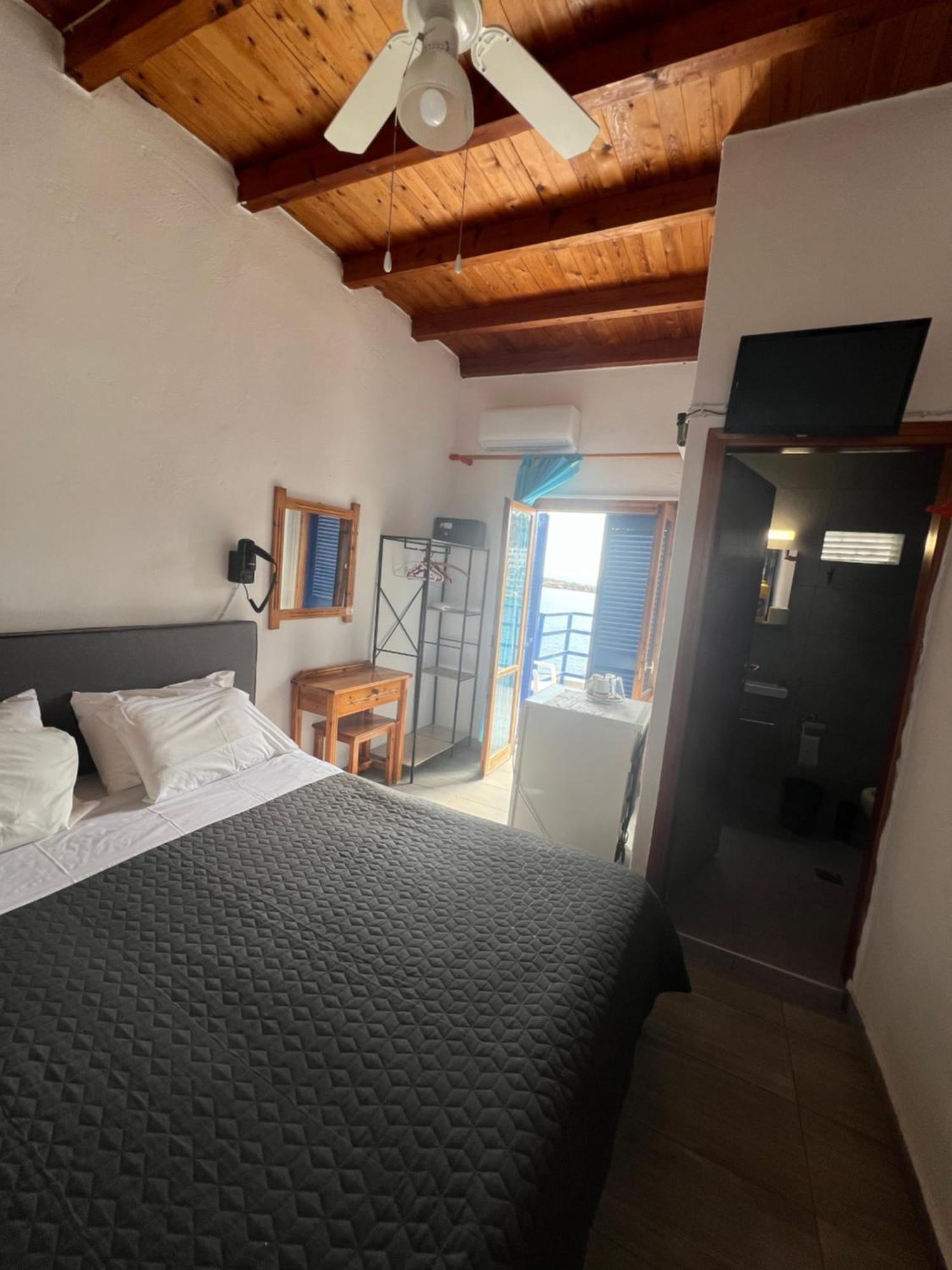 Scirocco Rooms Loutró Eksteriør bilde