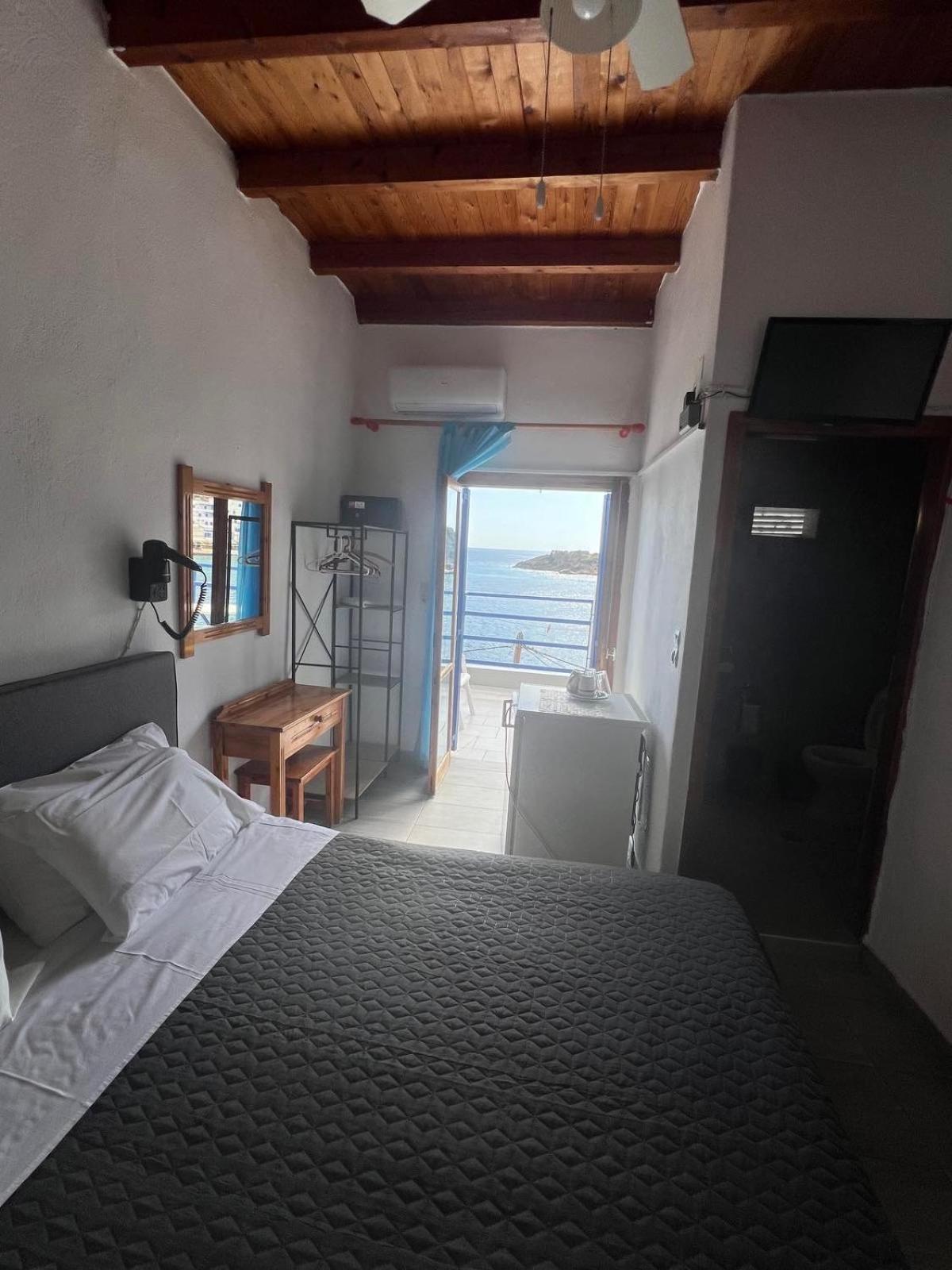Scirocco Rooms Loutró Eksteriør bilde