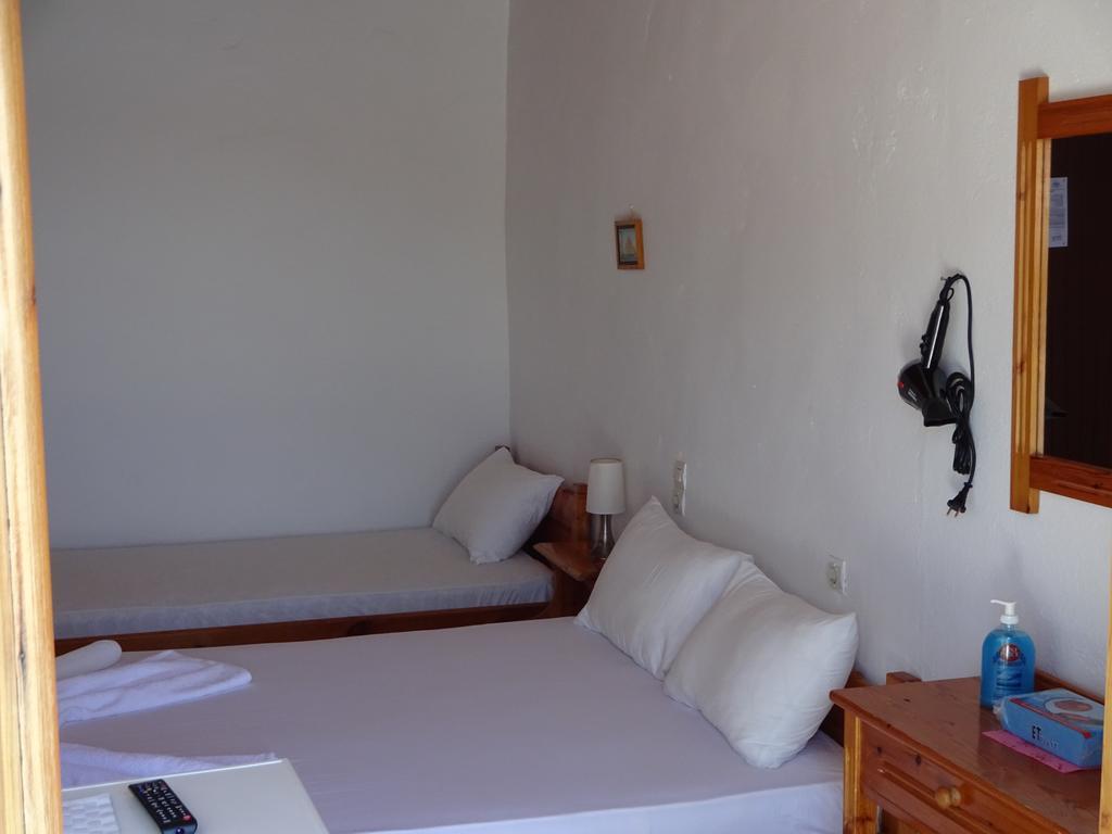 Scirocco Rooms Loutró Eksteriør bilde