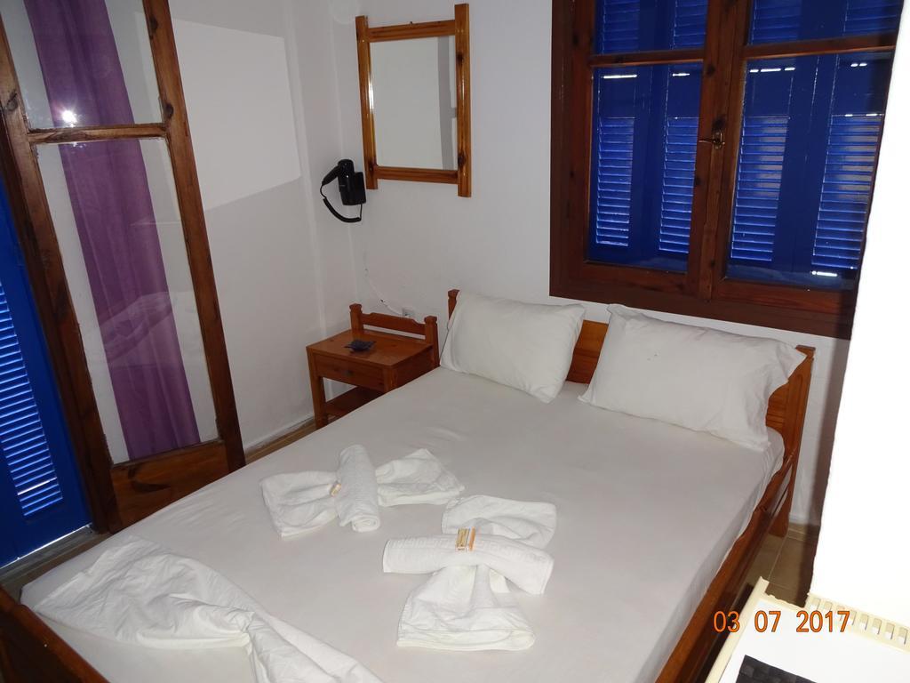 Scirocco Rooms Loutró Eksteriør bilde